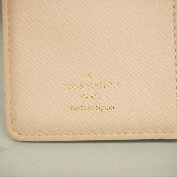 Louis Vuitton wallet agenda passport cover monogram LV koala pm pink interior - Picture 9 of 17